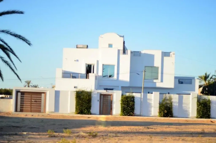 3 Bedrooms Villa