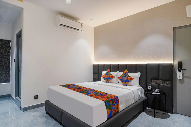 Fabhotel Prime Cloud 5 Studios