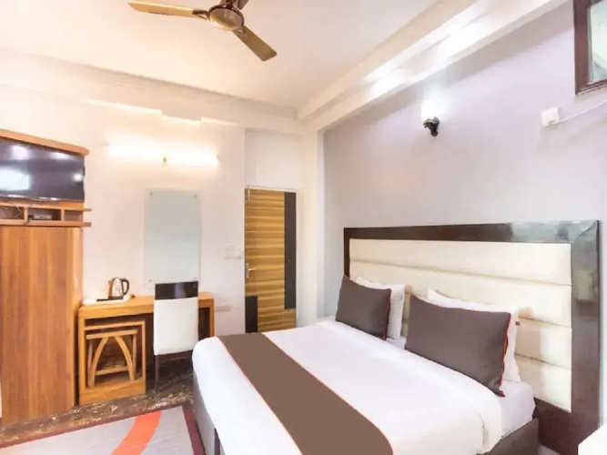 Sangvi Palace Hotel