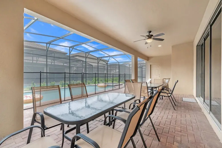 8 Bed 6 Ba Villa with Games, Pool & Spa