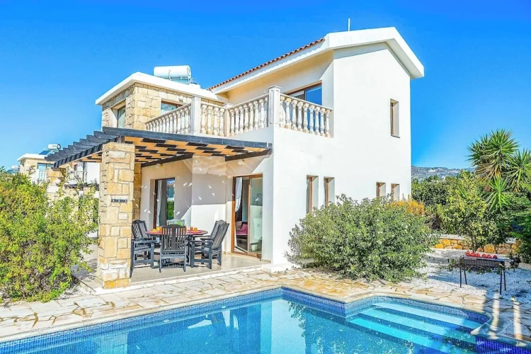 3 Bedrooms Villa