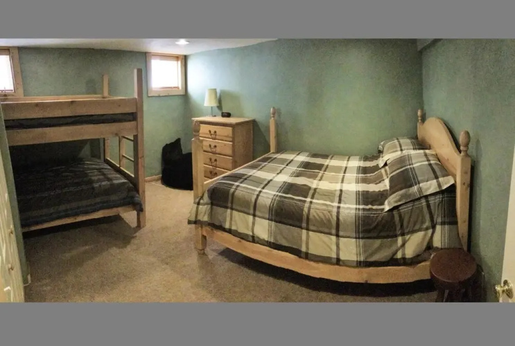 Downtown 4-Bedroom Home with a Big Back yard