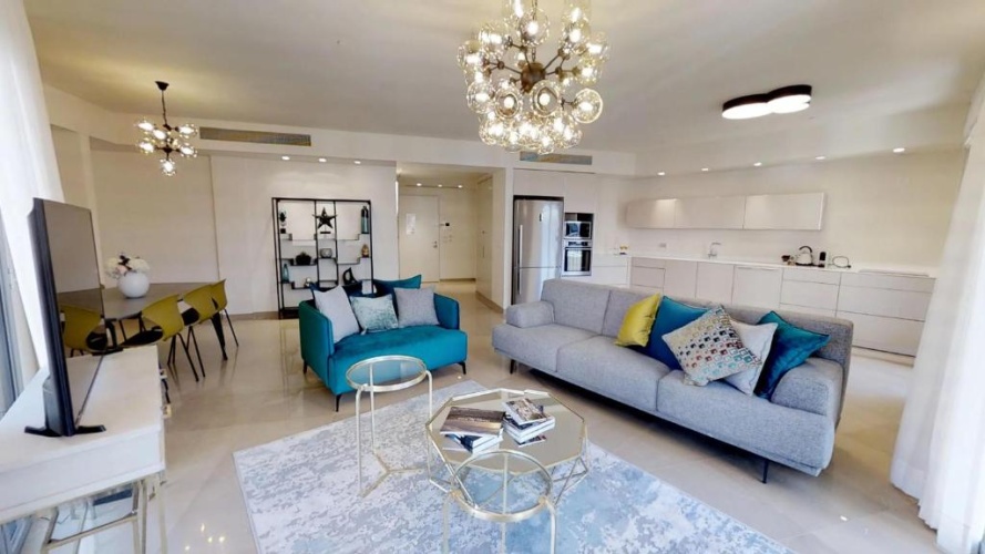 2 Bedrooms Apartment