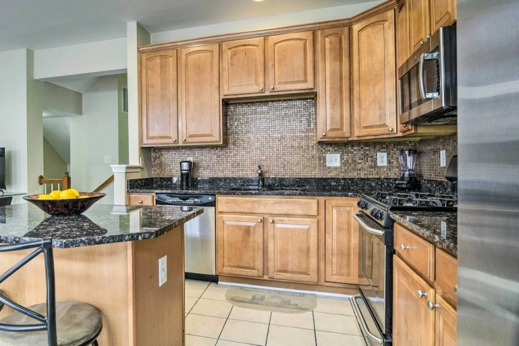 3 Bedrooms Apartment