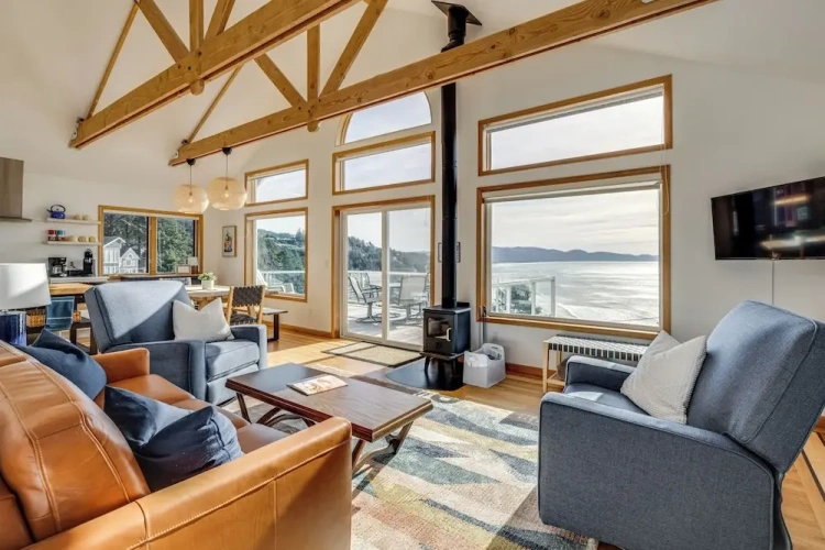 4 Bedrooms Cottage