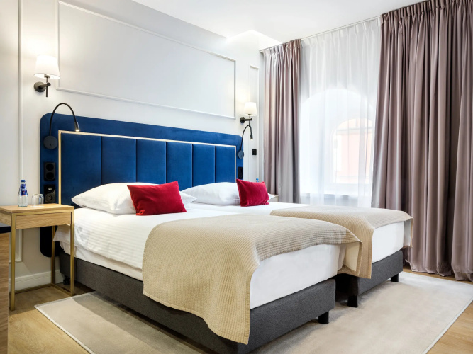 Hotel Golden Queen