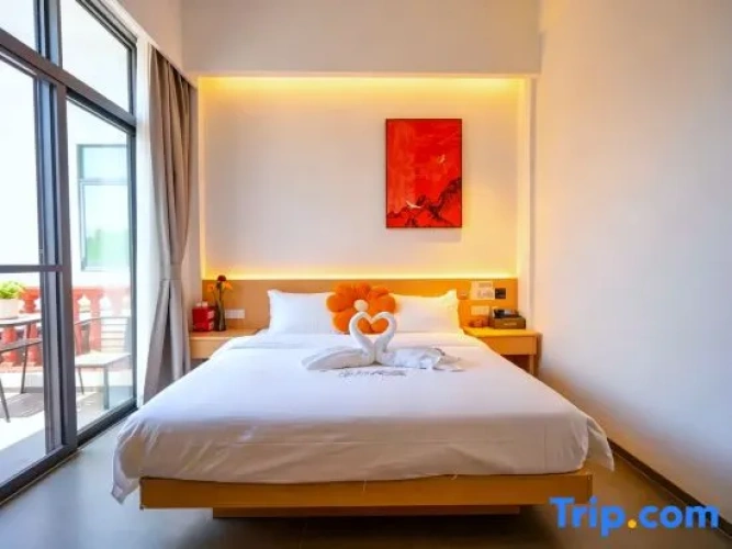 Deluxe Twin room with balcony