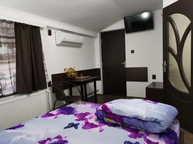 Joe Hostel