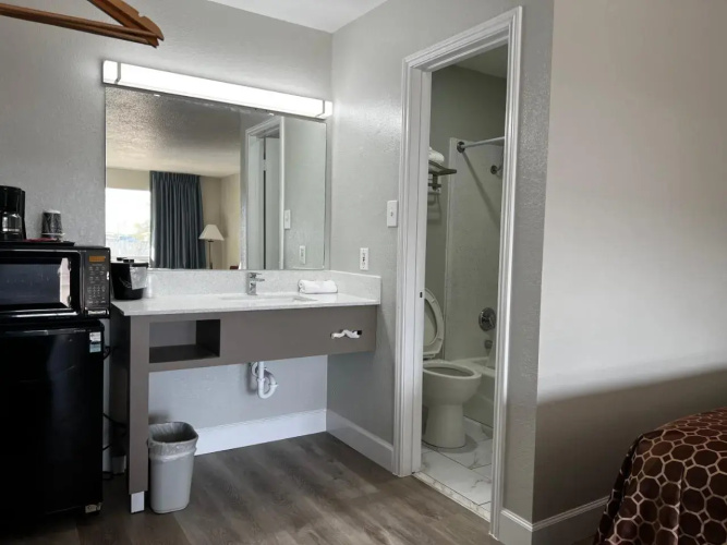 Regency Inn