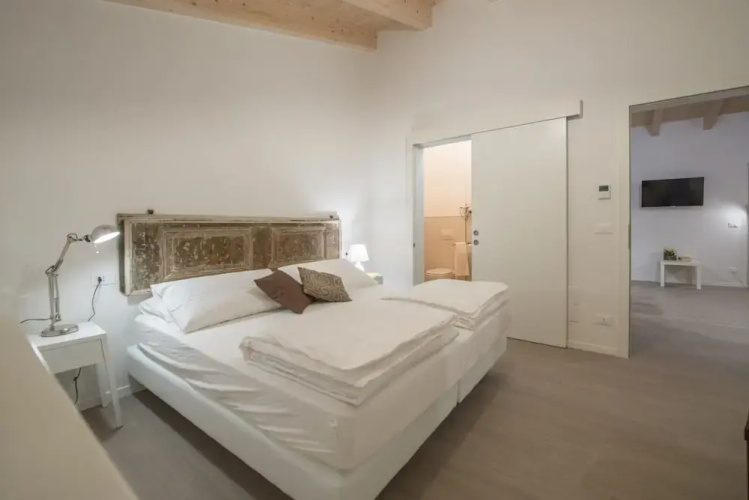 La Gazza Ladra Apartments