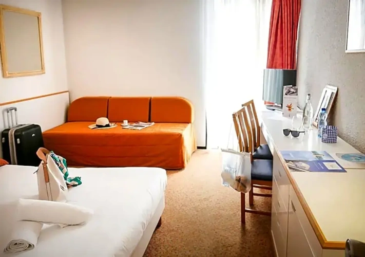 Standard Double room with view