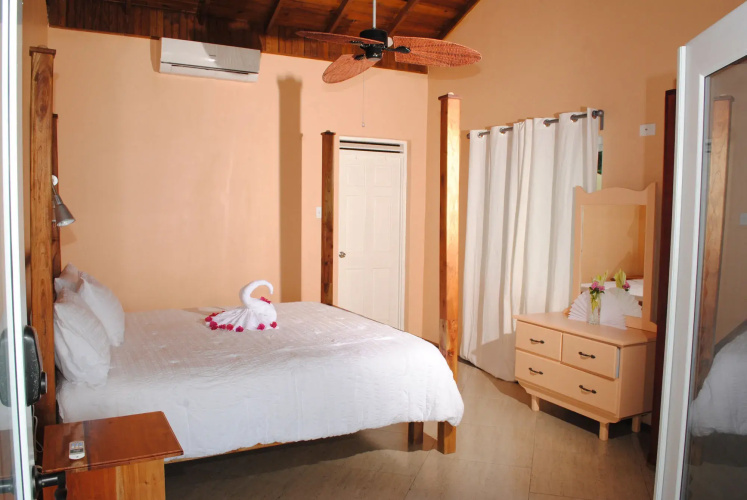 Luna Sea Inn