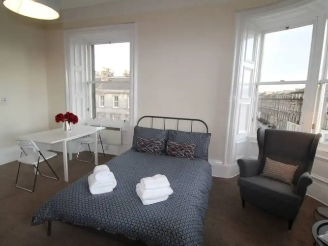 Stunning Braemore Studio Apartment - West End