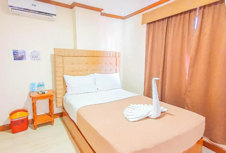 Candice Lucy Hotel Caticlan