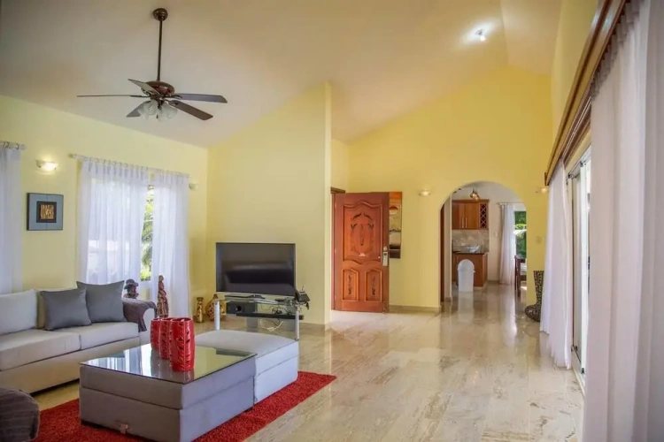 4 Bedrooms Villa