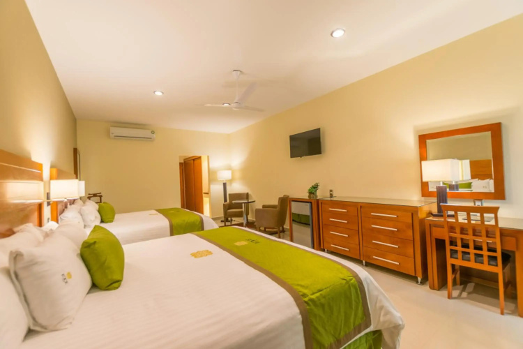 Hotel Ecce Inn & Spa