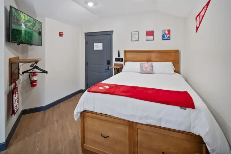 The Dorm Hotel