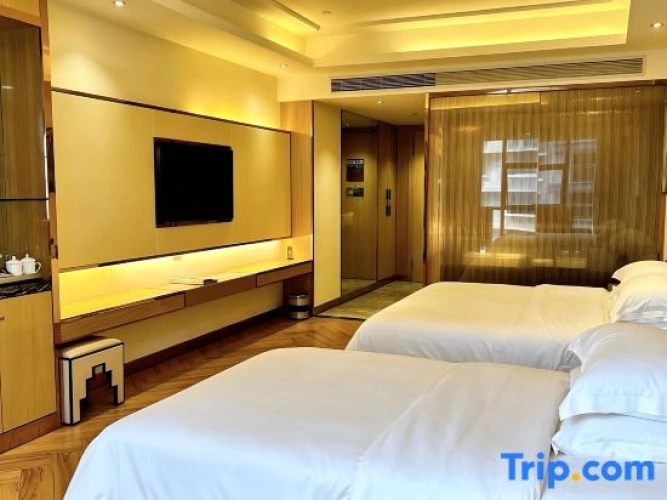 Deluxe Quadruple Suite
