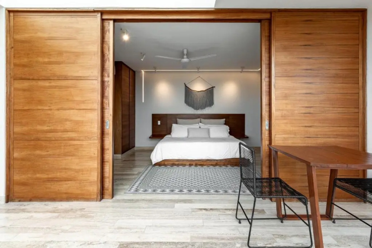 407 Stunning penthouse apartment for 2