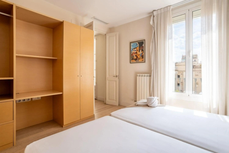 Classy 3bed 3bath apartment in Eixample