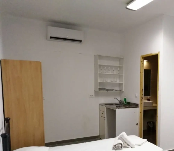 Deluxe Studio