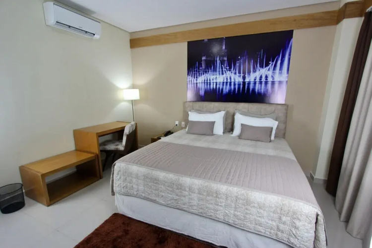 Prisma Plaza Hotel