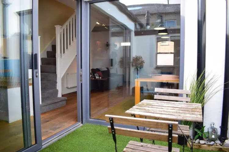 2 Bedroom House in Portobello