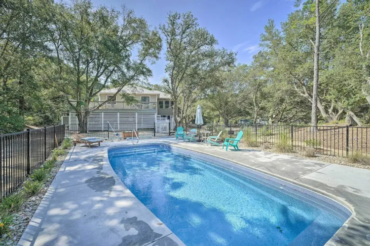 Kitty Hawk Vacation Rental w/ Pool & Hot Tub