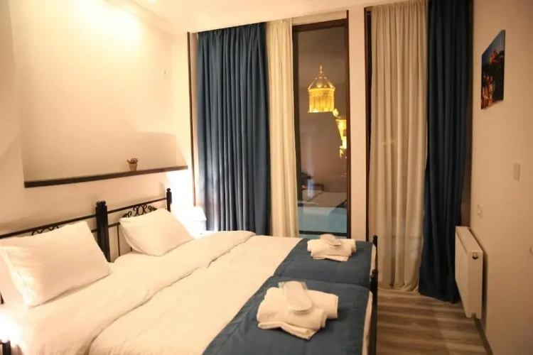 Standard Twin room with balcony