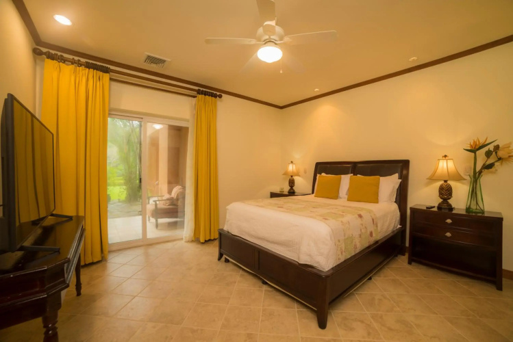 Nice ground floor 3 bedroom with golf view