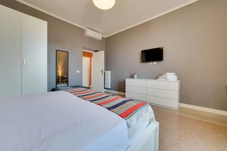Large and Bright Flat in Prati /up to 9 Guests