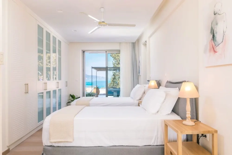 4 Bedrooms Villa with sea view
