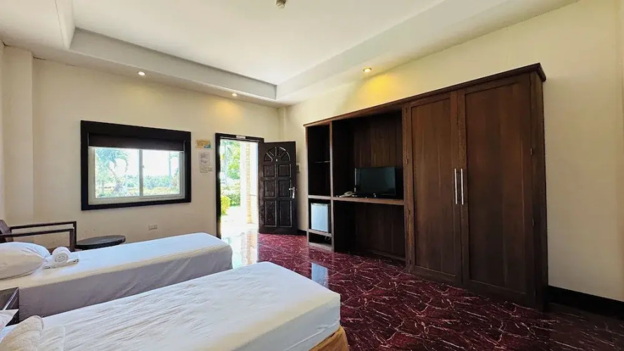 Tugsaw Resort