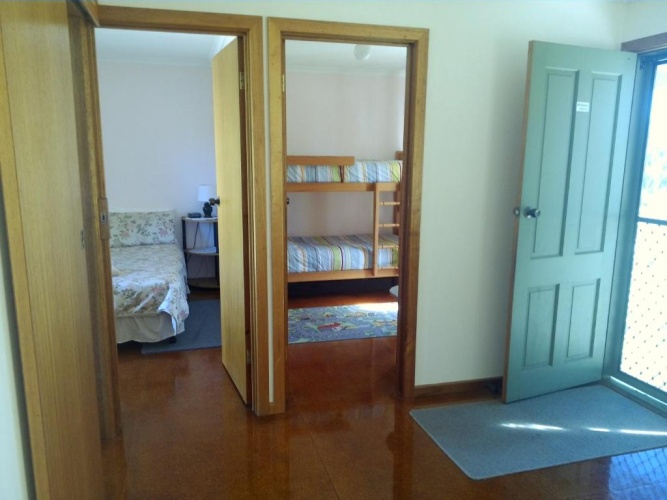 2 Bedrooms Cottage