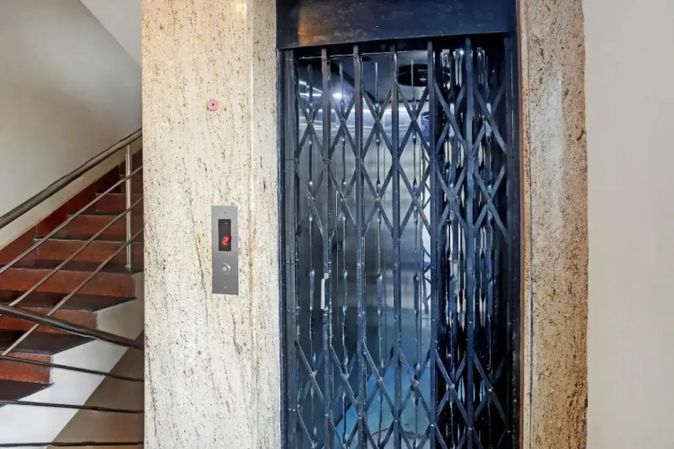 Hotel Raj Comfort Inn