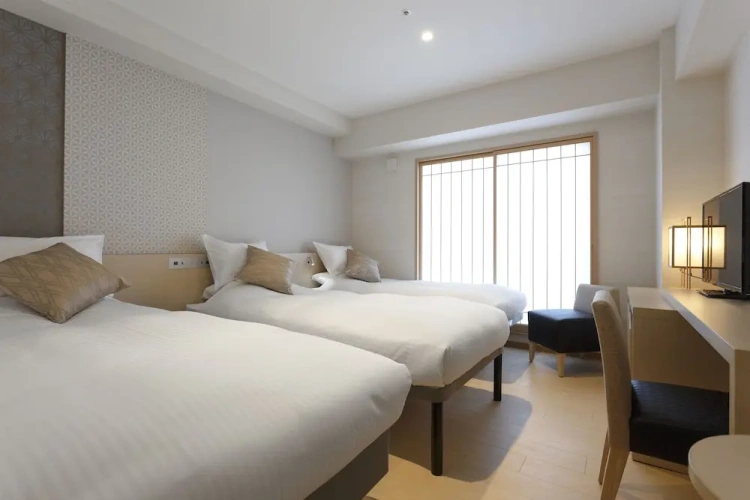 Moderate Triple room