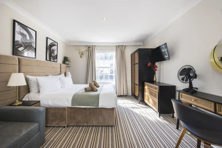 Deluxe Suite