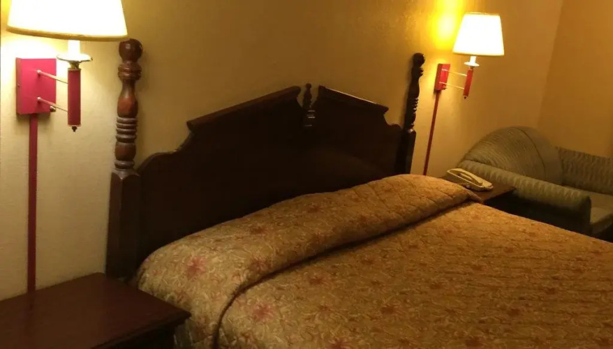 Howards Inn Motel