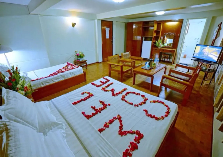Taim Phyu Hotel