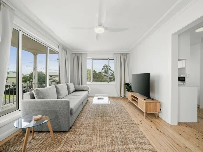 2 Bedrooms Apartment