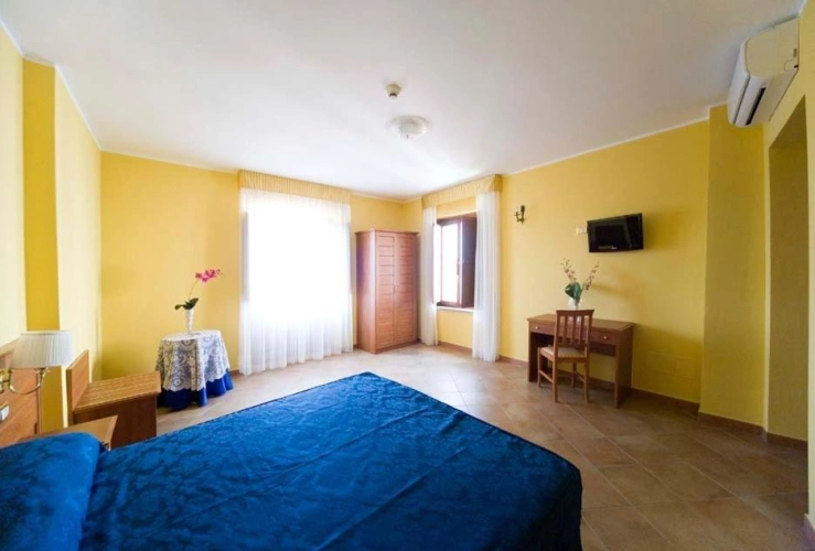 Deluxe Quadruple room