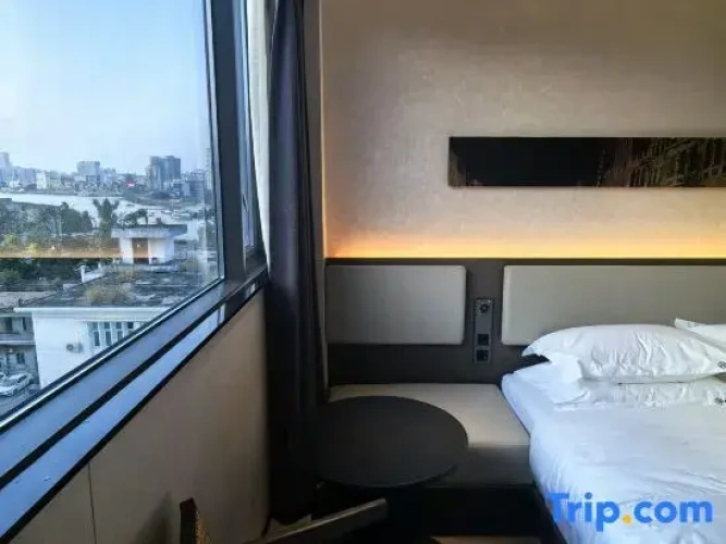 Standard Double room with river view