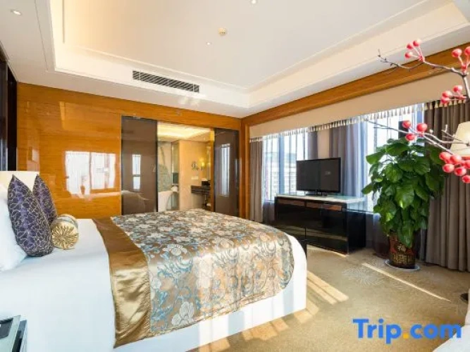 Deluxe Double Suite with river view