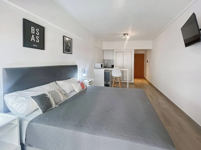 Modern Studio With Amenities in the Heart of the City -U1