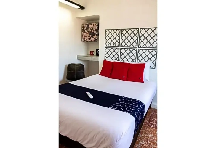 Standard Double room with city view