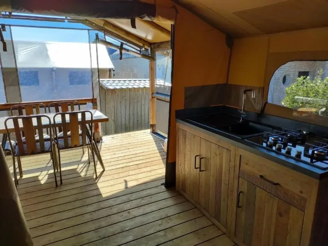 2 Bedrooms Bungalow