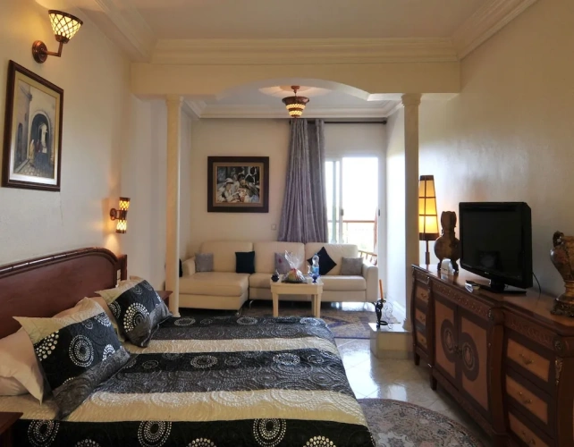 Luxury Single room with balcony and with garden view