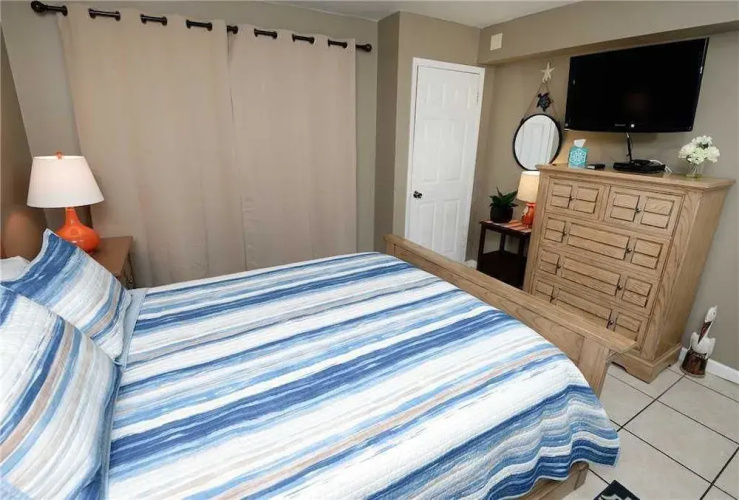 Regency Towers 624 - Three Bedroom Condo