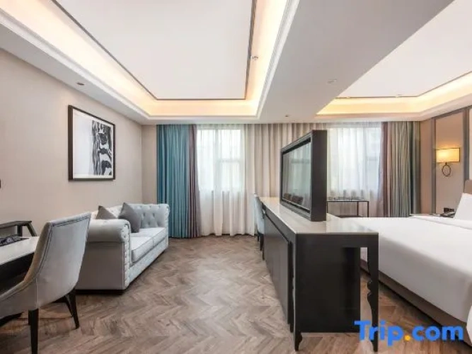 Deluxe Suite