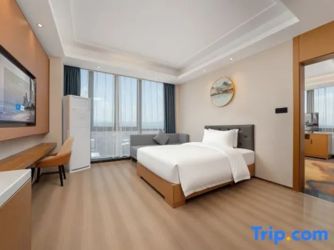 Deluxe Family Suite